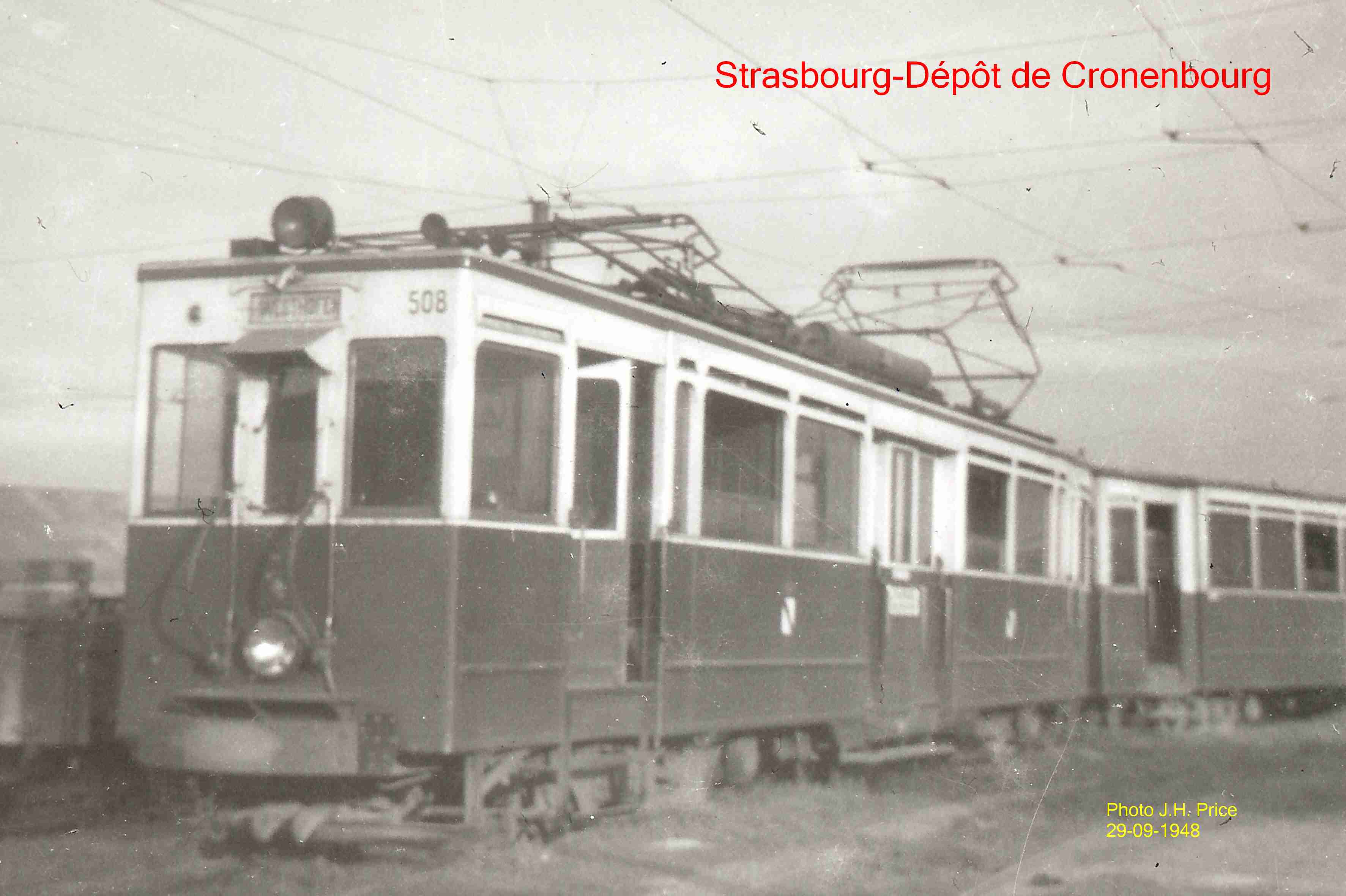 L'automotrice n° 508 et une remorque au dépôt de Cronenbourg.